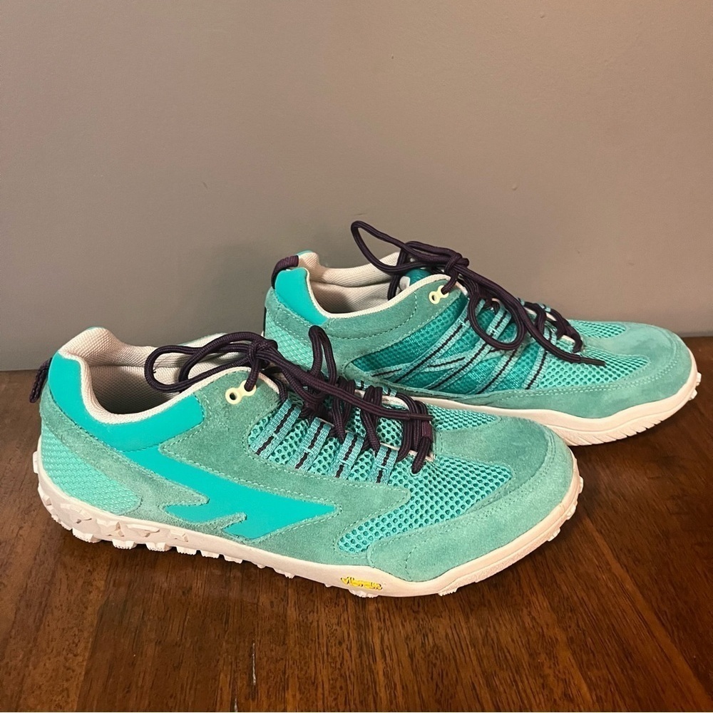 Hi-Tec Apollo Aqua Marine/Wine color. Women’s size 8.5. Like new
